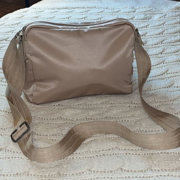 NWOT Longchamp messenger bag - Picture 4 of 16
